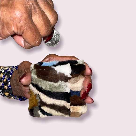 Mink Fur Coin Pouch - Picture 2 of 2